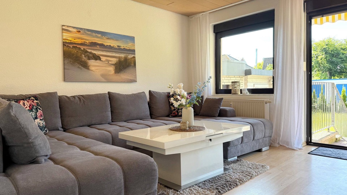 Stickenbuttel Apartment | Strandgold 1 - Cozy vacation apartment with terrace and garden