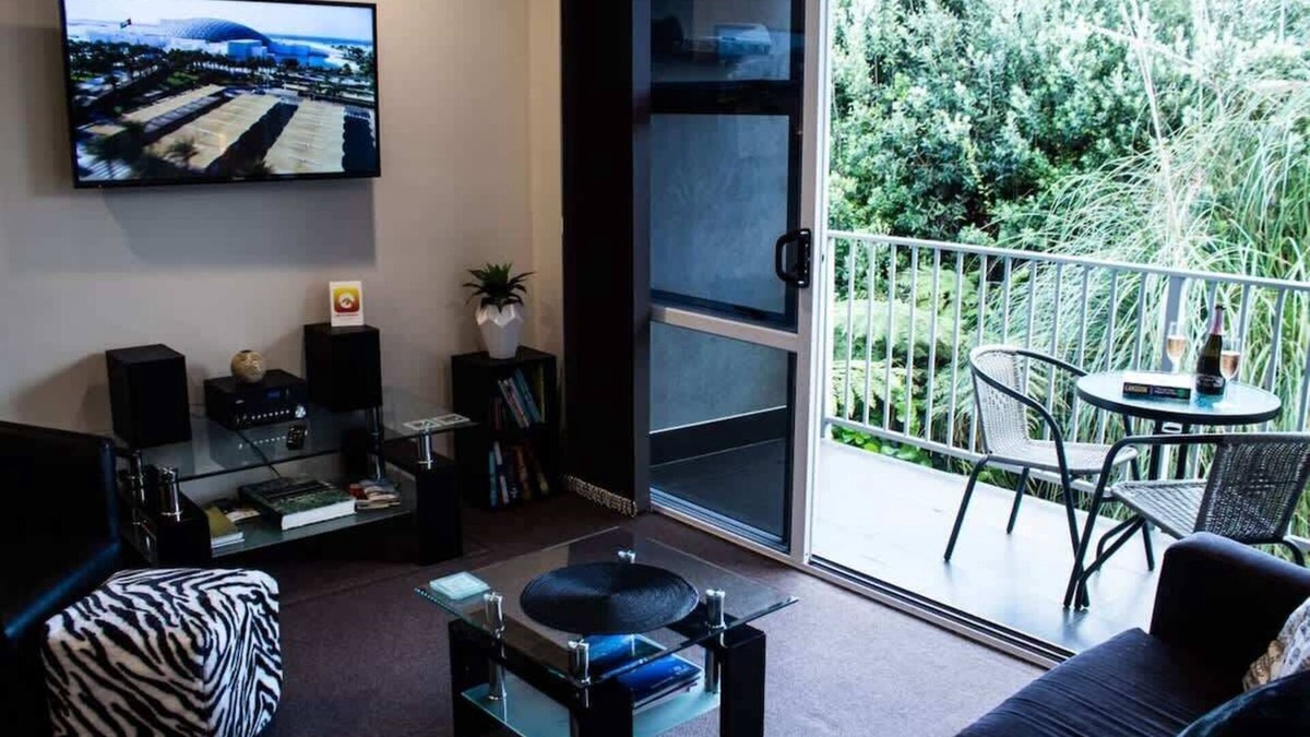 Rewa Apartment | Strandon Loft - Quality Beachside Retreat