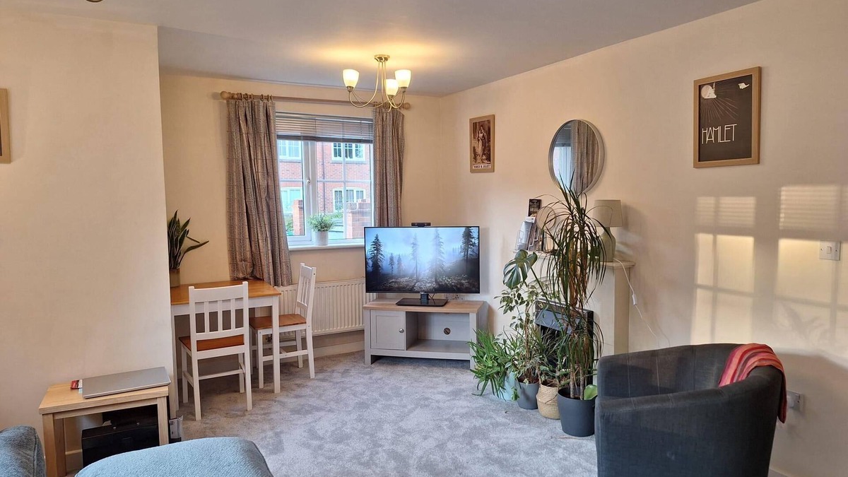 Shottery Apartment | Stratford-upon-Avon - sleeps 4 - Pets Allowed