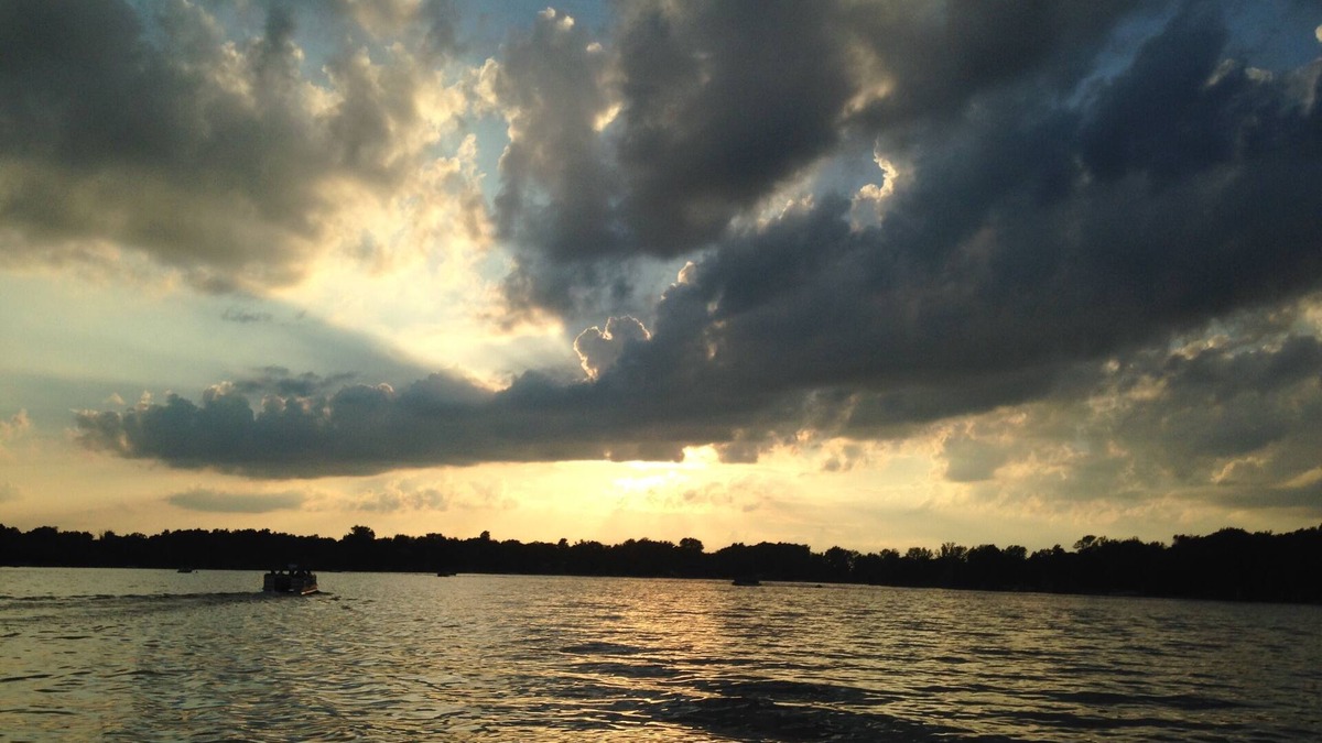 Lakeland House | Strawberry Lake Adventure! Pontoon included!n