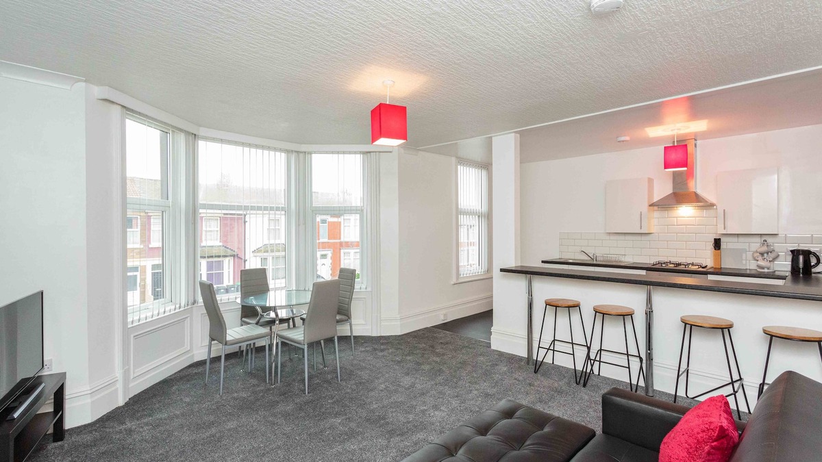 South Shore Apartment | Strawberry Suite - 3 Bedroom Spacious Apartment