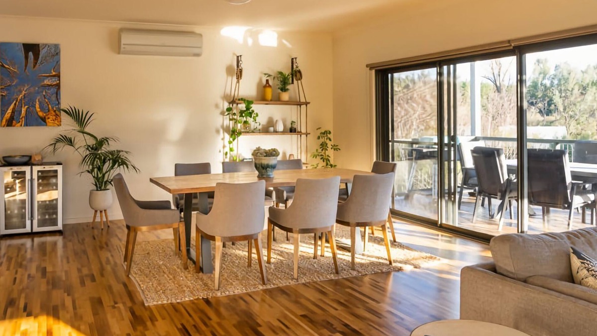 Porepunkah House | Streamside Retreat - Located in Porepunkah