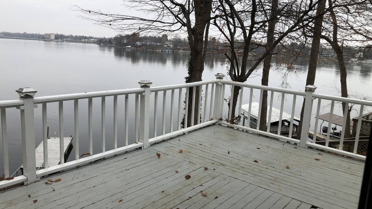 Cicero House | Striking Morse Lake Views in Cicero Near Grand Park