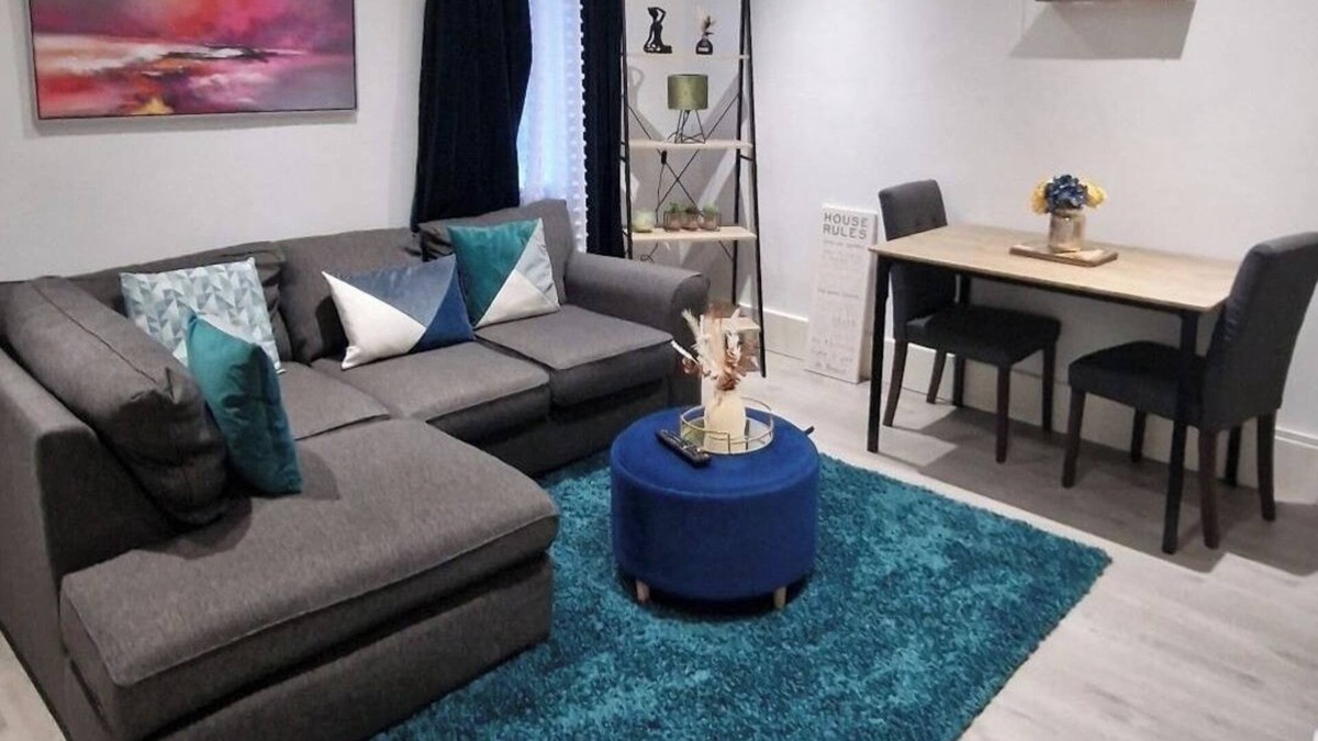 Wainscot House | Strood Home-Sleeps 6-Great for Groups & Families