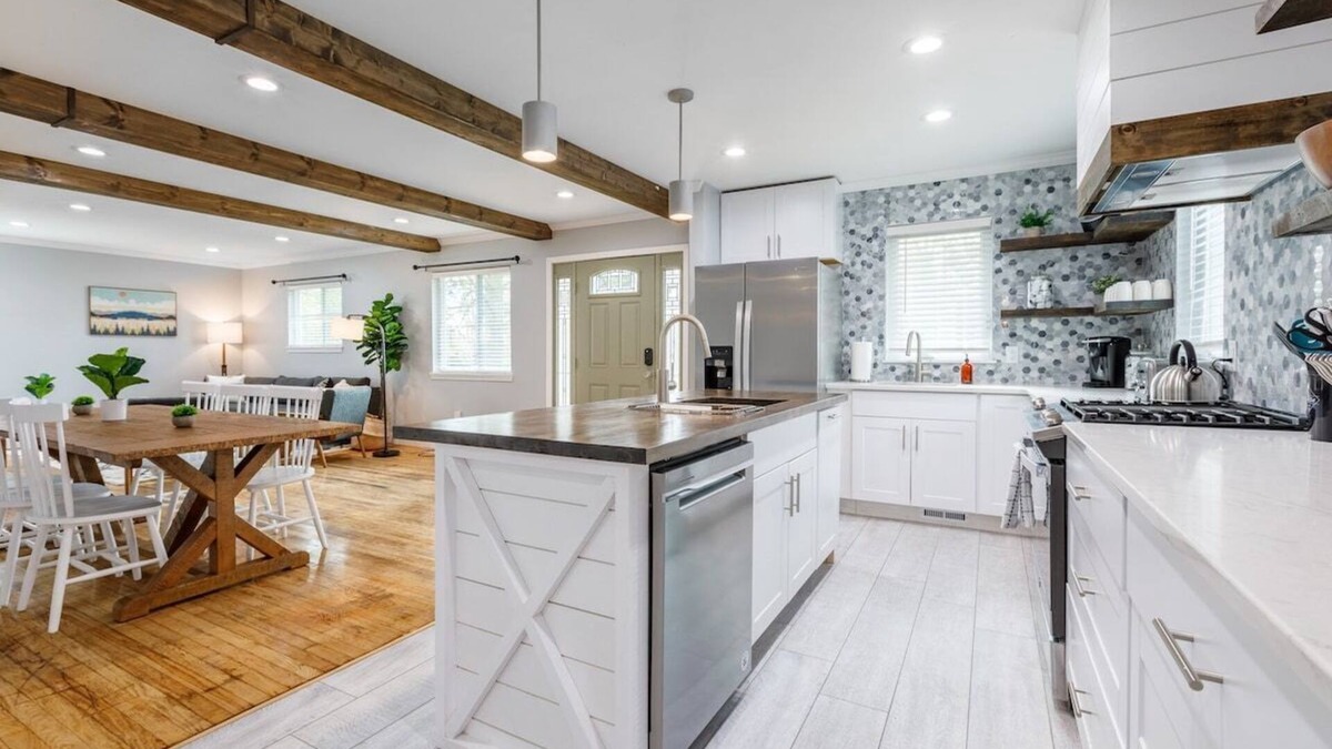 White Lake House | Stunning Three Bedroom Lake Escape