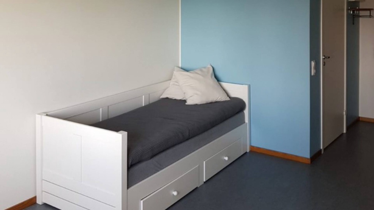 Innerstaden-Ostermalm Apartment | Student Only: Coveniently-located Apartment in Klintvagen