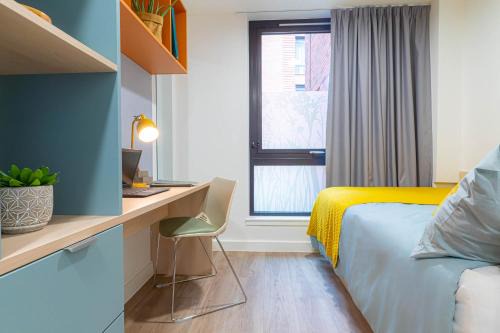 Nottingham House | Student Only, Ensuite-in a Stylish Apartment at Signal Place