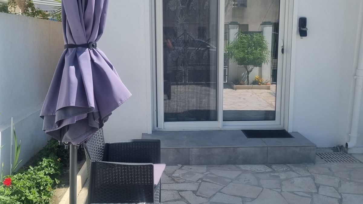 Port-Saint-Louis-du-Rhone Apartment | Studio 30 meters, close to marina