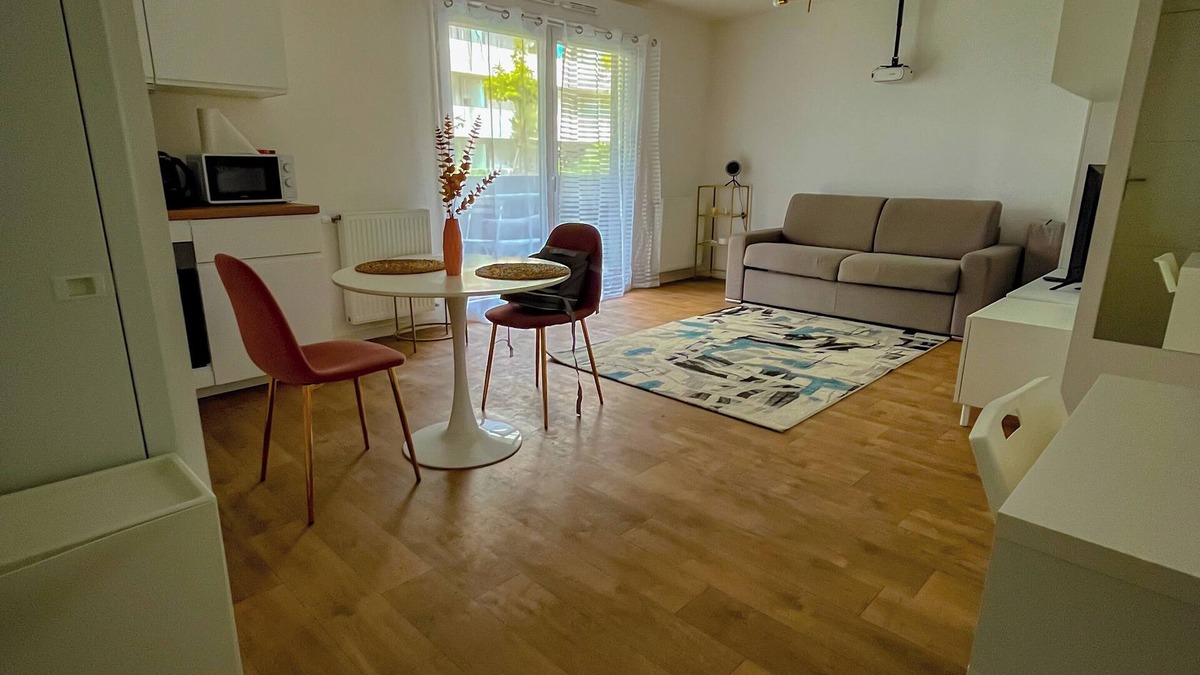 Le Perreux-sur-Marne Apartment | Studio 10’ de Paris & 30’ de Disneyland