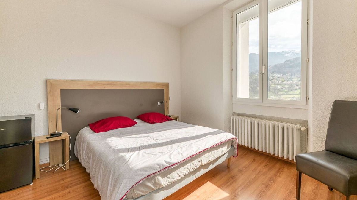 Arvillard Apartment | Studio '104' with Shared Pool, Shared Terrace and Wi-Fi