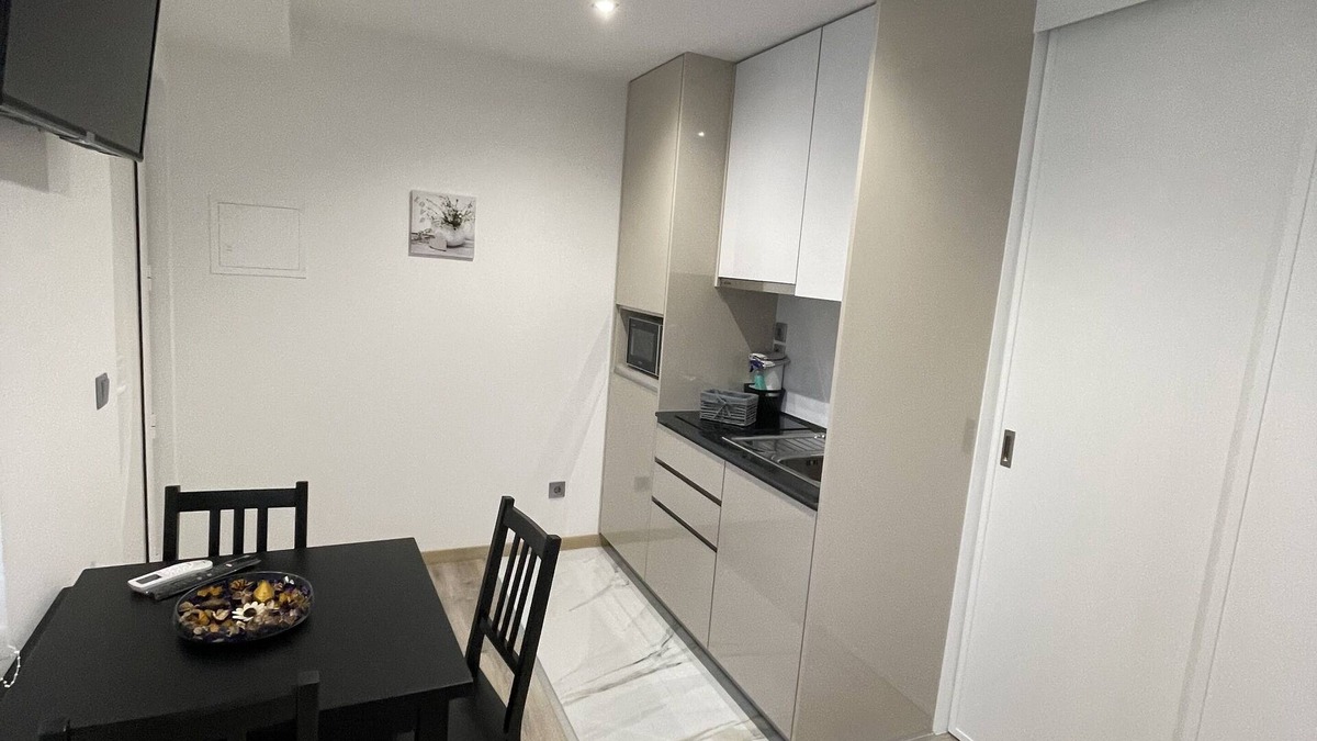 Le Pin House | STUDIO 11 - Quiet ground floor, sleeps 1 to 2