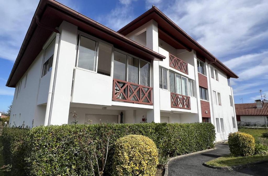 Cambo-les-Bains Apartment | Studio 2 personnes, terrasse fermée, animaux tolérés, proche parking – Cambo-les-Bains - FR-1-495-63