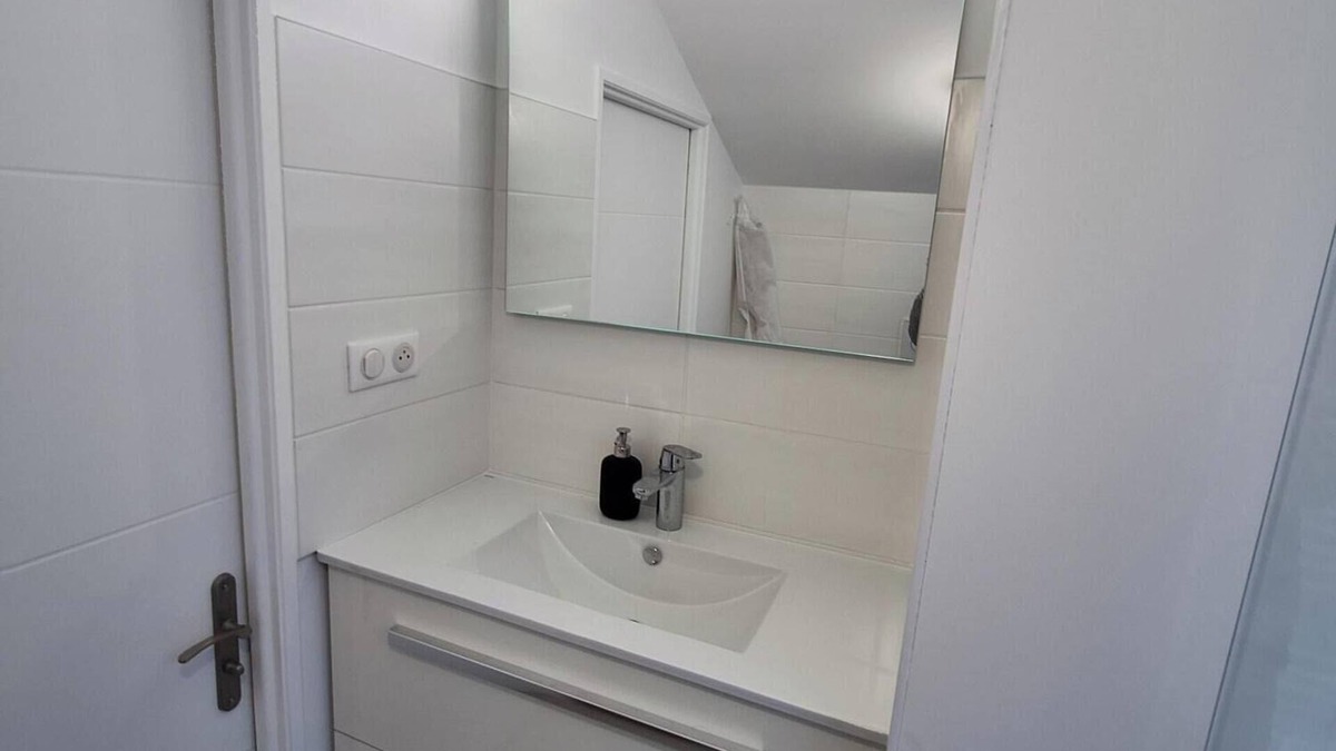 Cauderan Apartment | Studio 2 renovated balcony garage