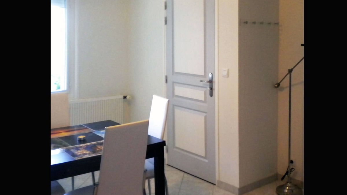 Fondettes Apartment | Studio, 20 m2. Furnished. Garden-level
