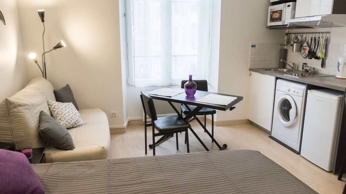 Vittel Apartment | Studio 22-Studio-Apartment-Wet room-Garden view