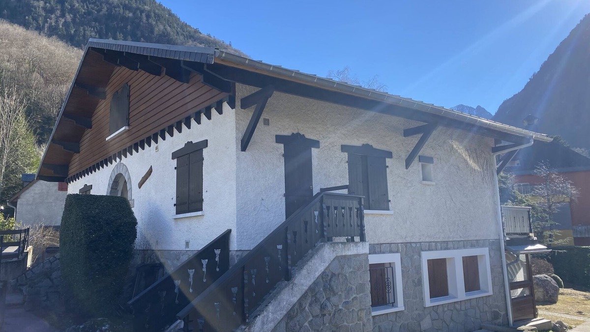 Cauterets Apartment | Studio 25 m2 equipped and furnished in chalet