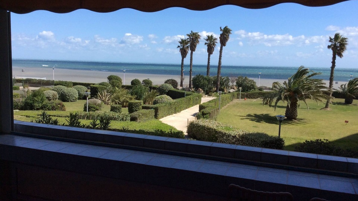 La Cote Radieuse Apartment | Studio 25m2 & terrace 8 m2 sea view for 2 people private box swimming pool WIFI