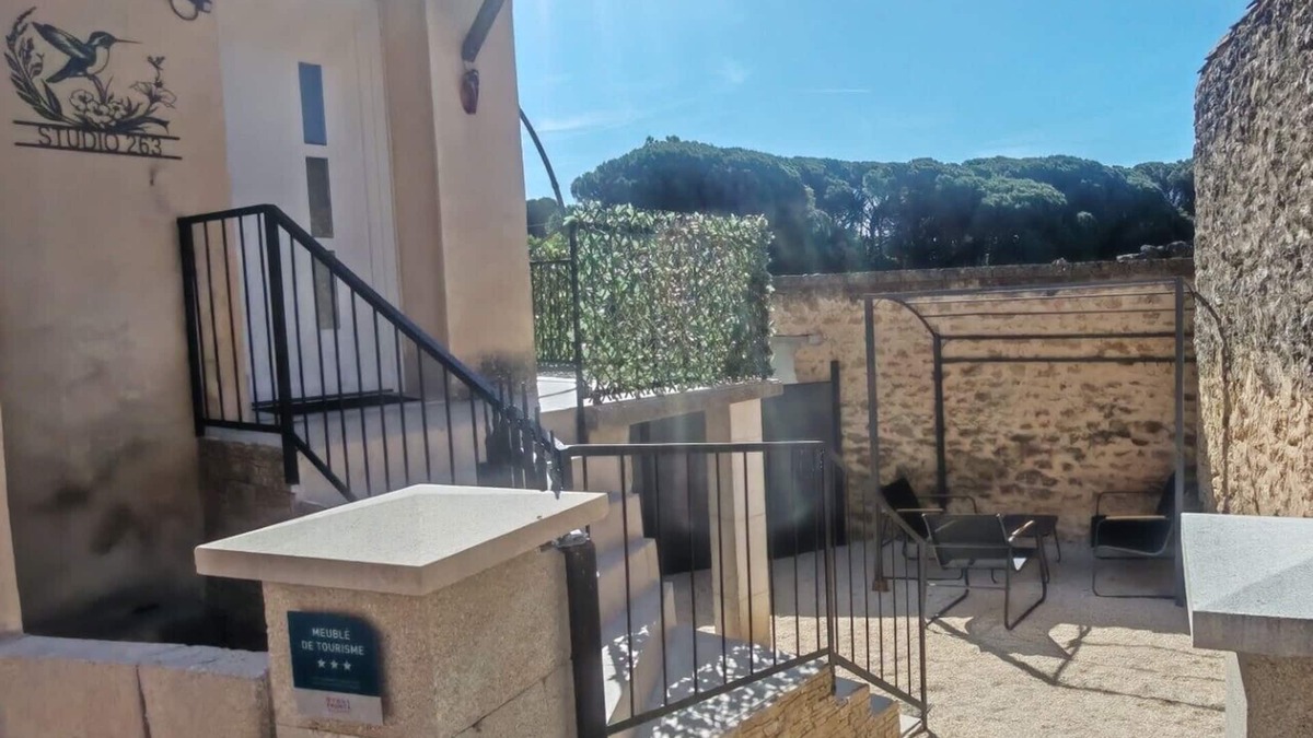 Suze-la-Rousse Apartment | STUDIO 263 "Studio with Provencal charm in Suze-la-Rousse - Calm & authenticity