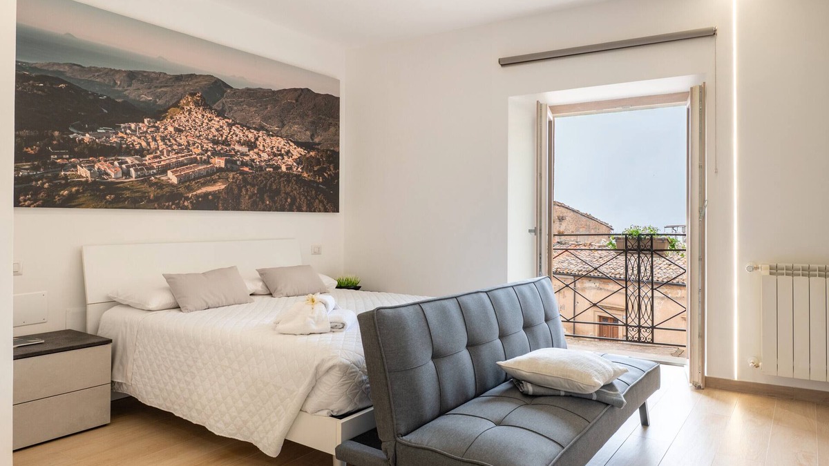Mistretta Apartment | "Studio 3" with Sea View, Wi-Fi and Air Conditioning