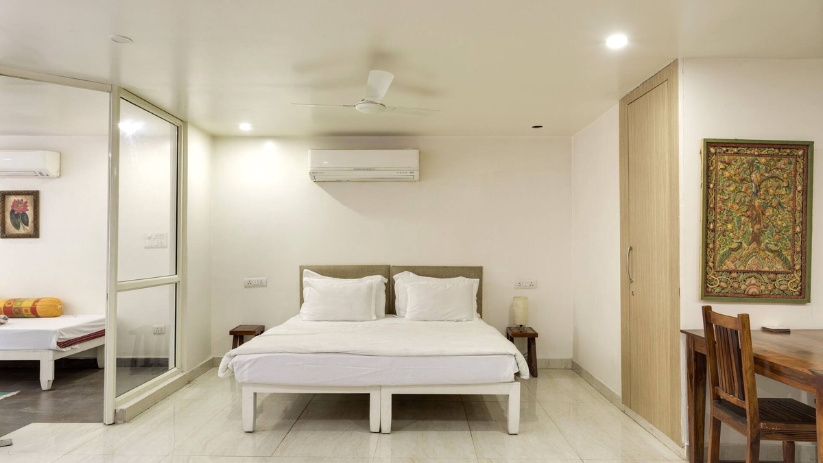 Hauz Khas Apartment | Studio 37 with a beautiful glass-room