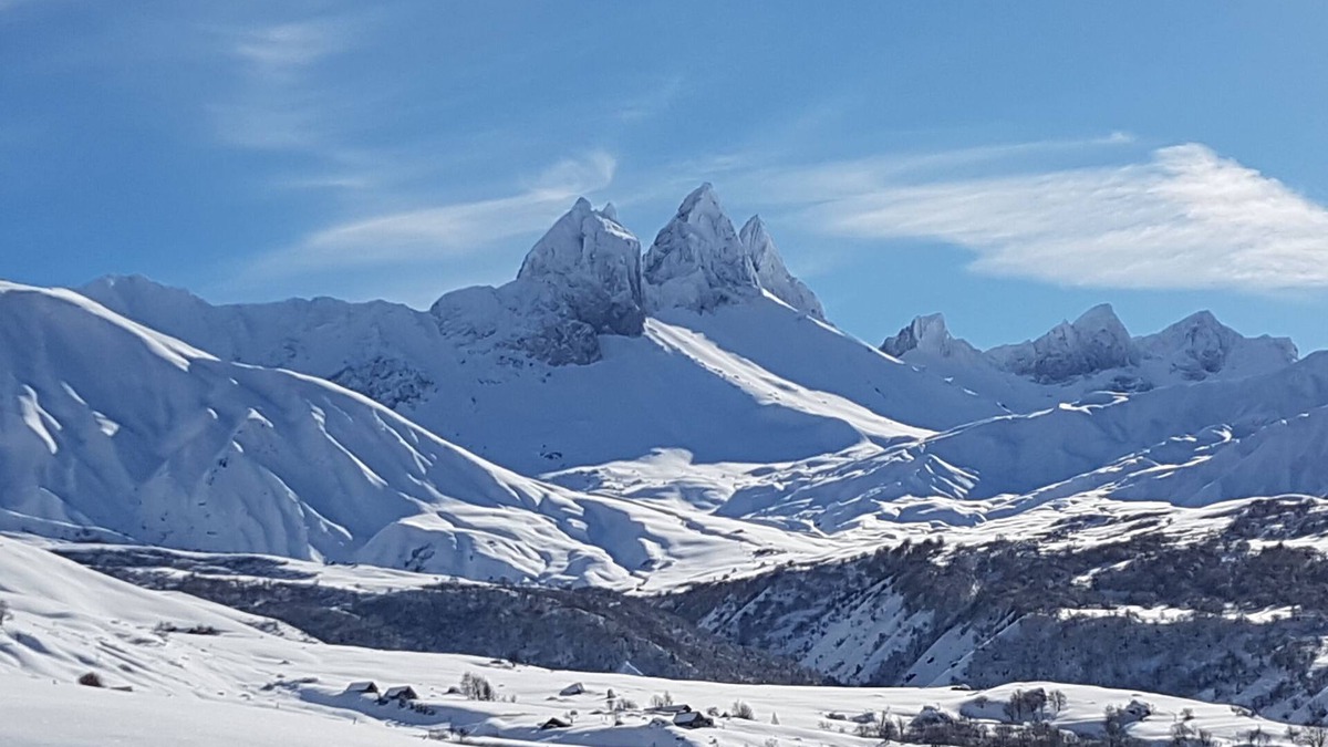 Albiez-Montrond Apartment | Studio 4 people - Bright - Beautiful view of the Aiguilles d'Arves mountains