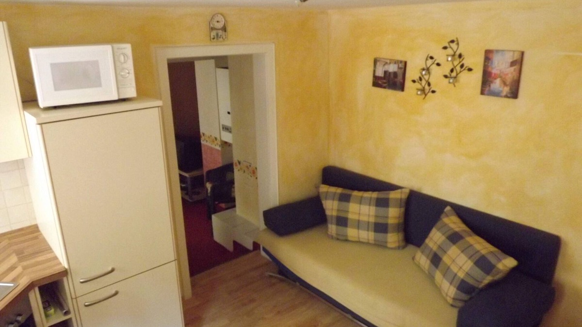 Old Town Apartment | Studio '4' with Shared Terrace