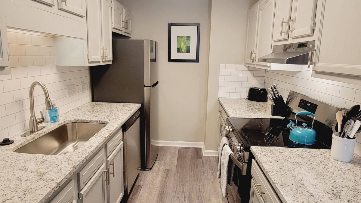 Pine Forest Apartment | Studio 409 ~ Ground Floor Access, High-Speed Internet