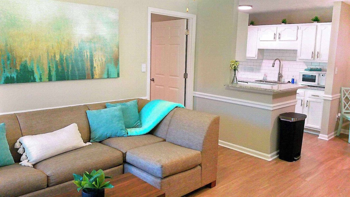 Pine Forest Apartment | Studio 415 ~ Self Check-in, 1st Floor Apt
