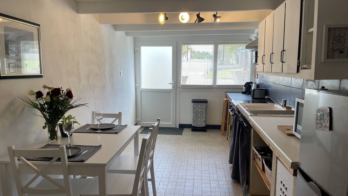 Saint-Hernin Apartment | Studio 42m2 Centre-bourg
