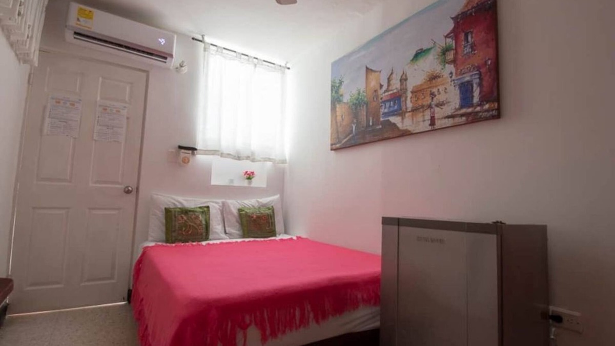Marbella Apartment | Studio 5 near beach, downtown and airport