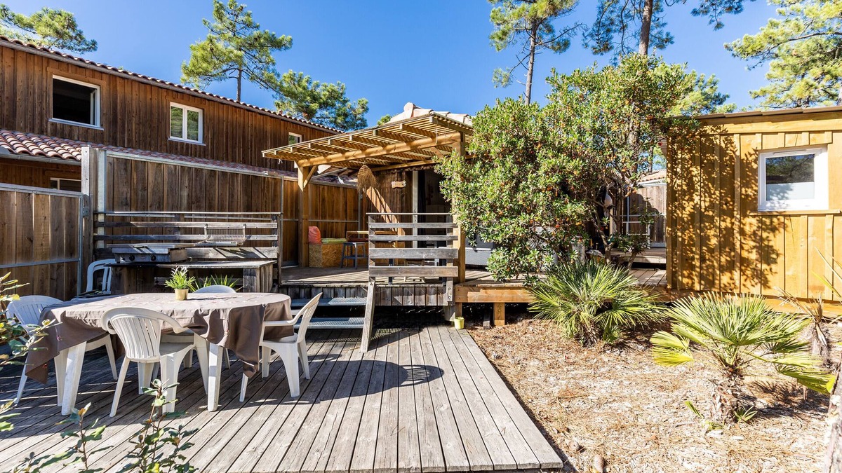 Carcans Plage Apartment | 'Studio 500m from Carcans Beach' with Garden & Wi-Fi