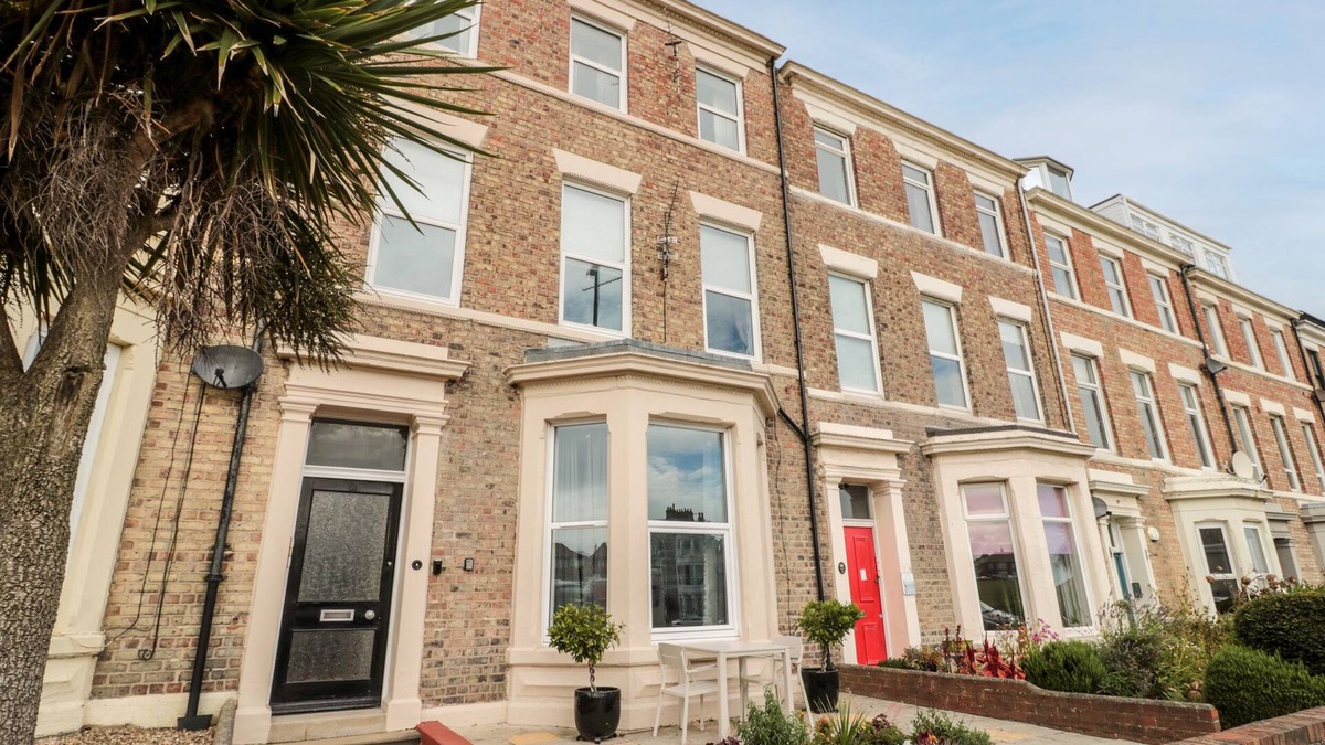 Tynemouth Cottage | STUDIO 51 @ TYNEMOUTH, romantic, with a garden in Tynemouth