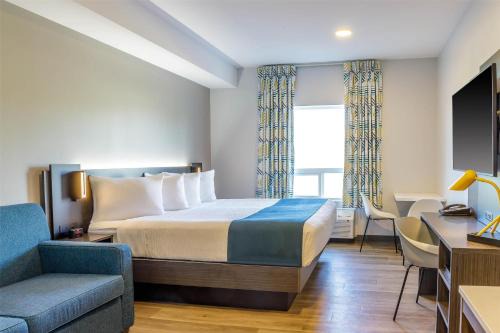 Algoma District Hotel | Studio 6 Hornepayne, ON
