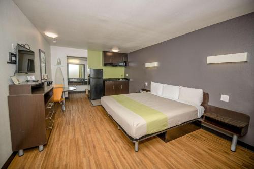 Tyler Hotel | Studio 6-Tyler, TX