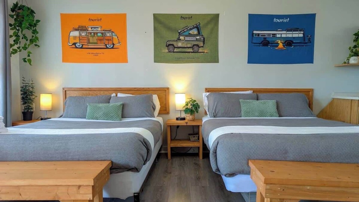Ste Anne de Beaupre Apartment | Studio 8 | 2 Min Waterfront | BBQ & Fireplace