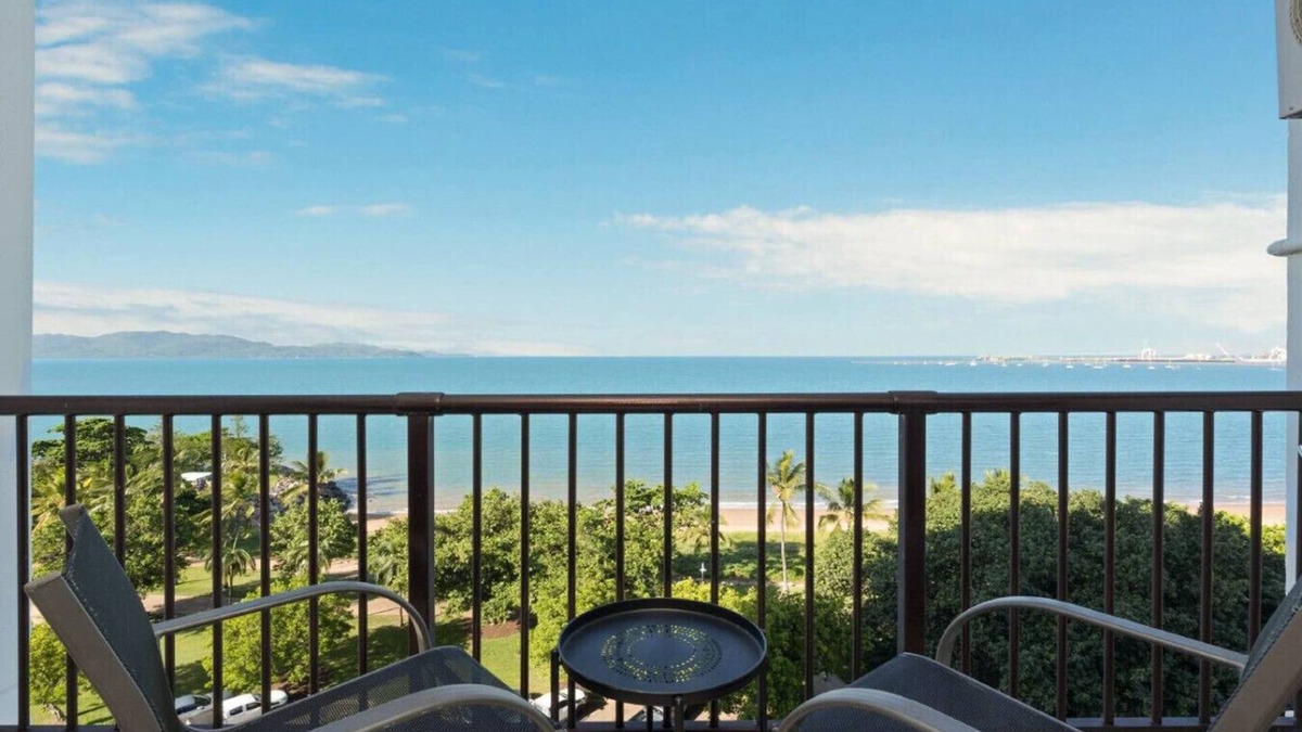 North Ward House | Studio 810 - Idyllic Location With Views