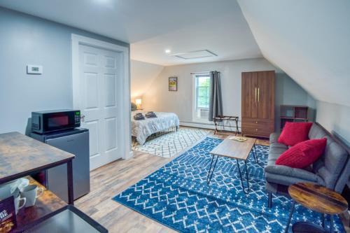 Whitefield Apartment | Studio - Adventure Property
