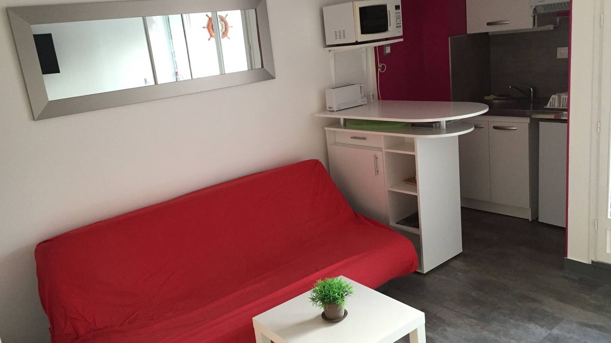 La Petite Motte Apartment | Studio air-conditioned cabin + wifi + private parking