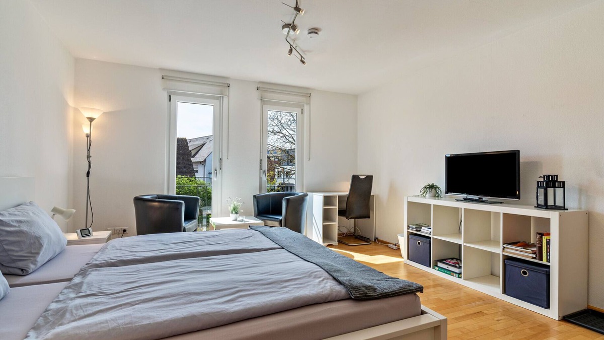 Lehen Apartment | Studio Apartment 'Ferienwohnung Lehen - Herr 2' with Shared Garden and Wi-Fi