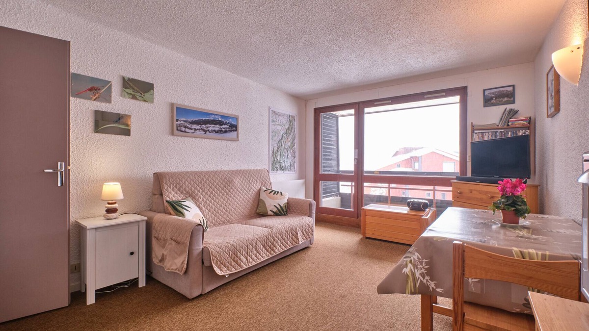 Correncon-en-Vercors Apartment | Studio Apartment 'Herboully' with Mountain View and Private Terrace