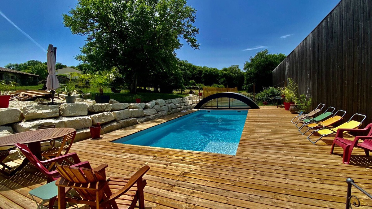 Louzac-Saint-Andre Apartment | Studio Apartment 'La Salamandre Enchantée' with Shared Pool, Private Terrace and Wi-Fi
