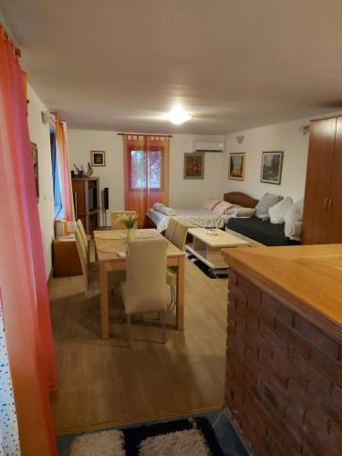Beli Manastir Apartment | Studio apartman KOTRO