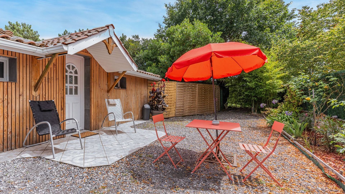 Cazaux Apartment | Studio Apartment "Bassin d'Arcachon" with Private Terrace & Wi-Fi