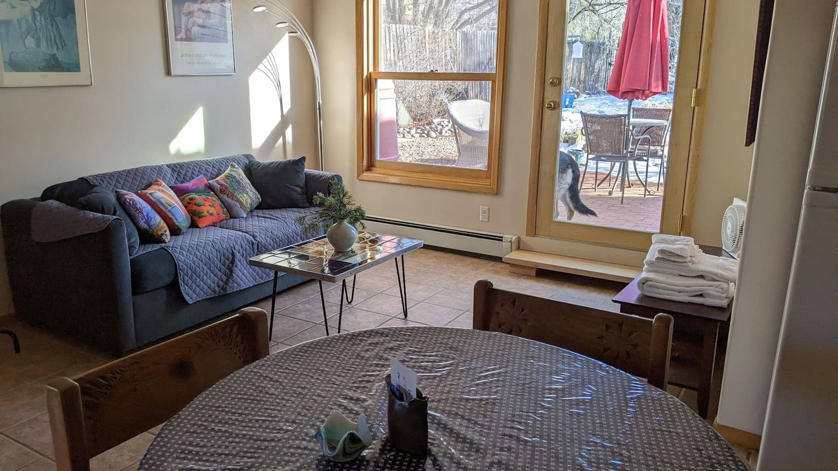 Northeast Santa Fe Apartment | Studio apartment 15 minute walk to the plaza