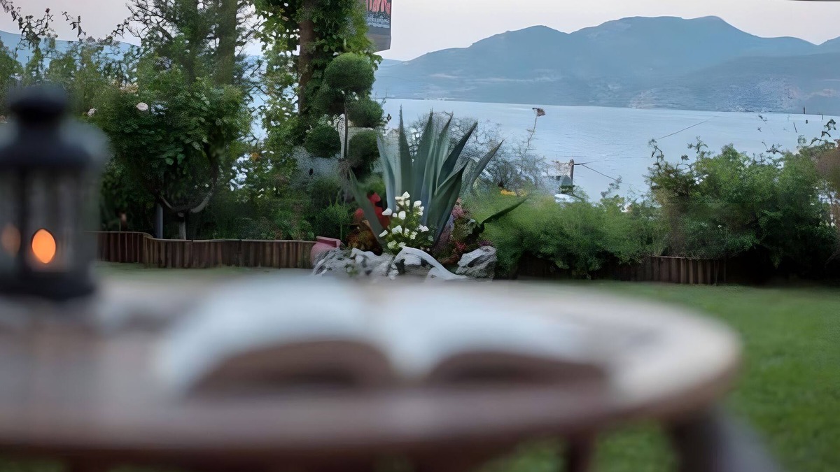 Spanokhorion Apartment | Studio Apartment '3 Adults No 5' with Sea View, Wi-Fi and Air Conditioning