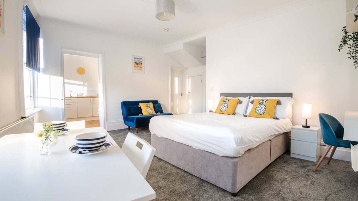 Taunton Apartment | Studio Apartment at Royal Ashton Town House