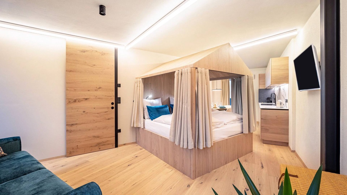 Old Town Apartment | Studio Apartment 'Avia Living Elisabeth' with Mountain View and Wi-Fi
