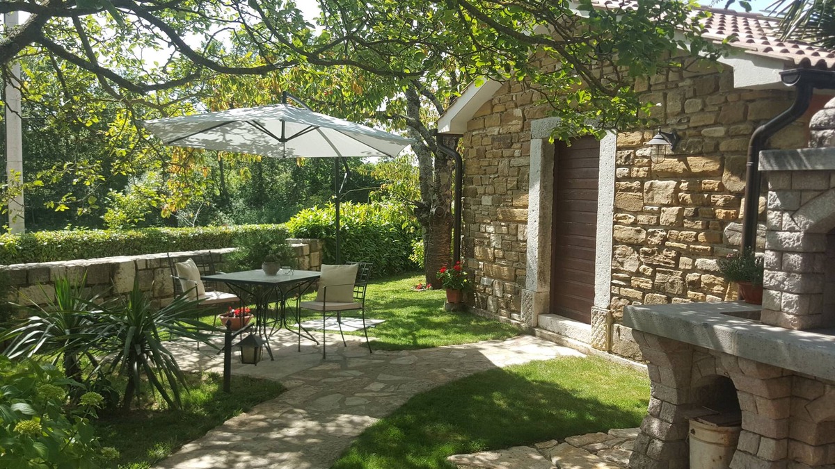 Gracisce Apartment | Studio Apartment Cami - a cottage with a soul