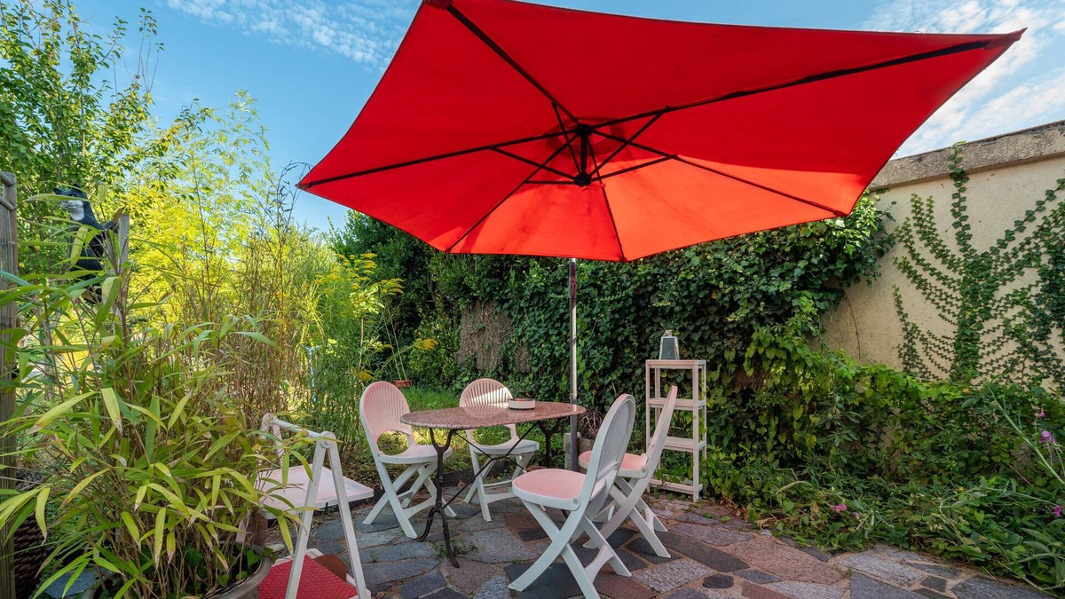 Brech Apartment | Studio Apartment 'Dans Maison Proche Gare' with Shared Terrace, Shared Garden and Wi-Fi