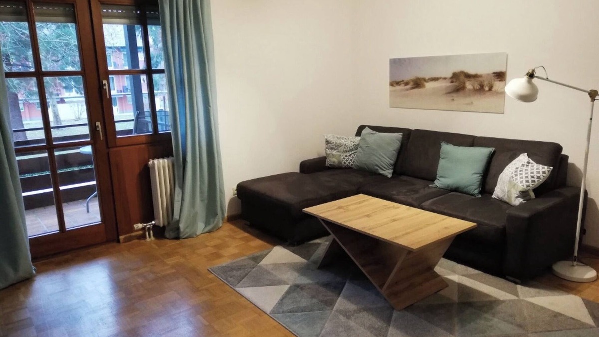Bad Krozingen Apartment | Studio Apartment '1 Zimmer Appartement 21' with Balcony and Wi-Fi